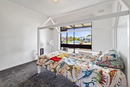 MODERN COMFORT MEETS FAMILY LIVING - Photo 5