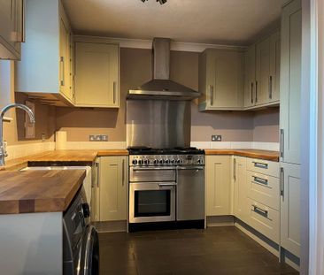 3 bedroom terraced house to rent - Photo 6