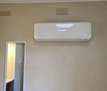 4-bedroom shared house, Cumming st Burwood VIC - Photo 6