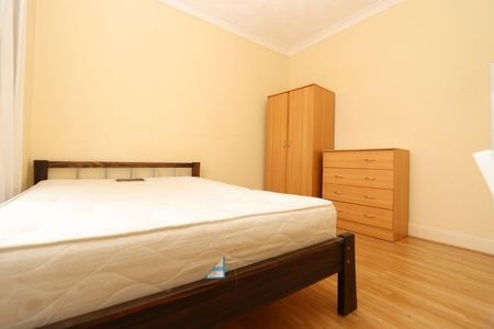 Room in a Shared House, Ashlin Road, E15 - Photo 2