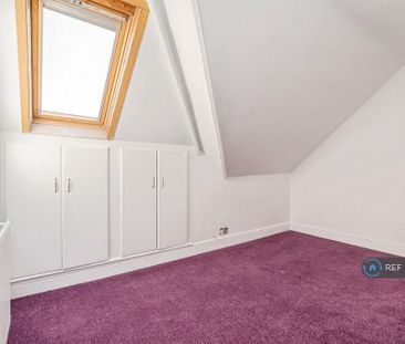 2 bedroom maisonette to rent - Photo 2