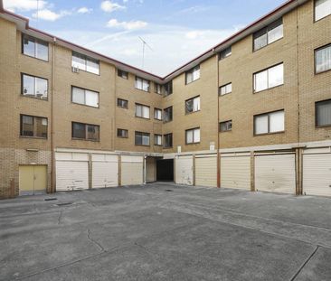 Modern 2-Bed Unit - Photo 5