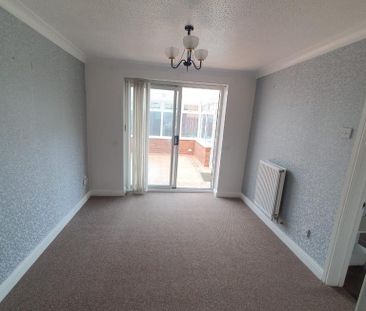 4 bedroom detached house to rent - Photo 4