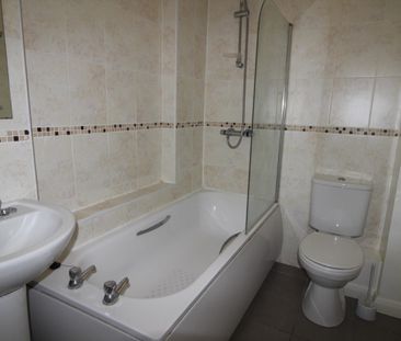1 bed Apartment - To Let - Photo 5