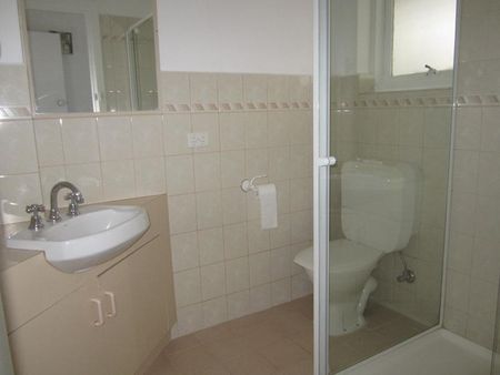 6 / 13 Lansdowne Road, ST KILDA EAST - Photo 4