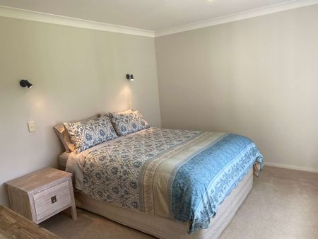 Two bedroom fully furnished - Photo 5