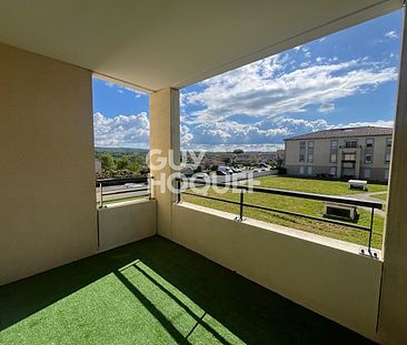 LOCATION d'un appartement T2 (36 m²) à L ISLE D ABEAU - Photo 1