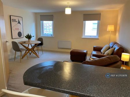 1 bedroom flat to rent - Photo 2