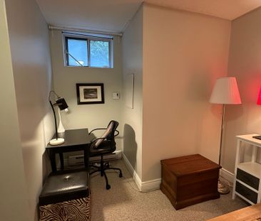 For Lease - 234 Indian Grove Unit# 3, Toronto, Ontario - Photo 4