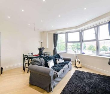 Barnsbury Lane, Tolworth, KT5 - Photo 2