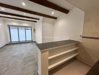 Location Duplex 1 pièces 20 m2 à Saint-Mitre-les-Remparts - Photo 3