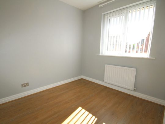 Semi-detached house to rent on - Photo 1