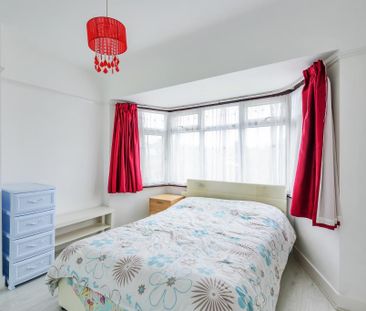 3 bedroom semi-detached house to rent - Photo 4