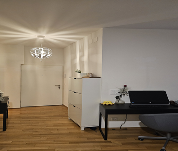 Moderne Wohnung nahe Zentrum - Photo 1