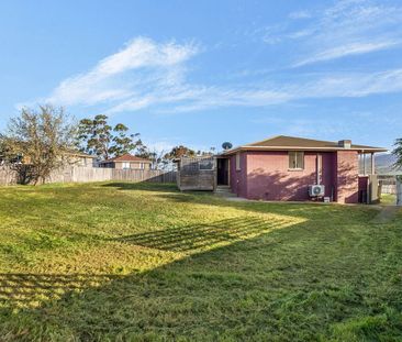 Tidy Three Bedroom Home - Photo 6