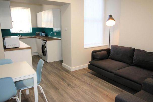 3 bedroom private hall to rent - Photo 1