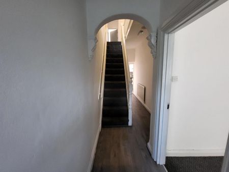 3 bedroom terraced house to rent - Photo 5
