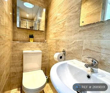 4 bedroom terraced house to rent - Photo 3