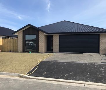 10 Gurners Lane, Lincoln - Photo 1