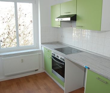 Attraktive 2-Raum-Wohnung mit Einbauküche - Foto 1