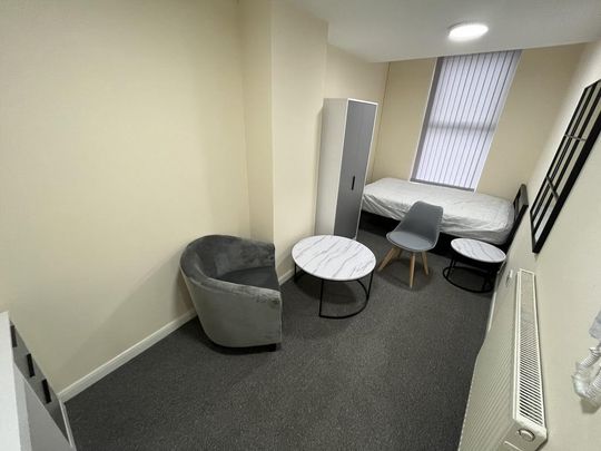 1 bedroom in a house share to rent - Photo 1