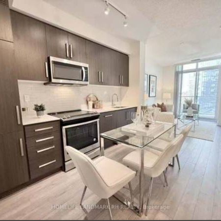 Beautiful 1bed Available in Toronto - Photo 3