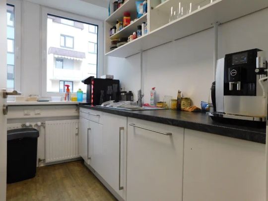 Moderne Praxisfläche in einem florierenden Ärztehaus in der Duisdorfer Fußgängerzone - 167 m² - Photo 1