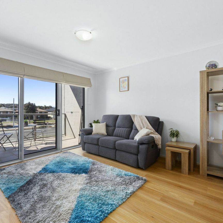 North Facing Apartment Modern Apartment - Photo 1