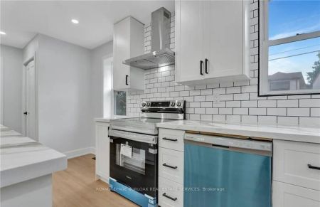 47 Macdonald Avenue #Upper - Photo 4