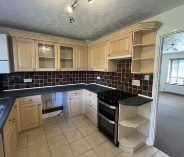 Thatcham Court, YEOVIL - Photo 6