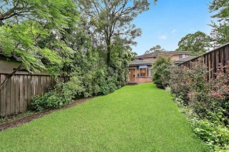 Gorgeous Family Home in Superb Location - Photo 5