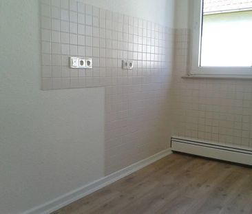 Zentrum Lage 3 Zimmer Dachgeschoss, Wfl.66m2, Duschbad m.Fenster. - Foto 4