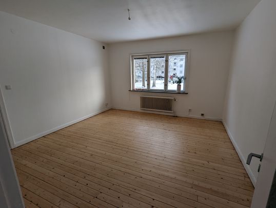 Kerstinbodagatan, Katrineholm - Photo 1
