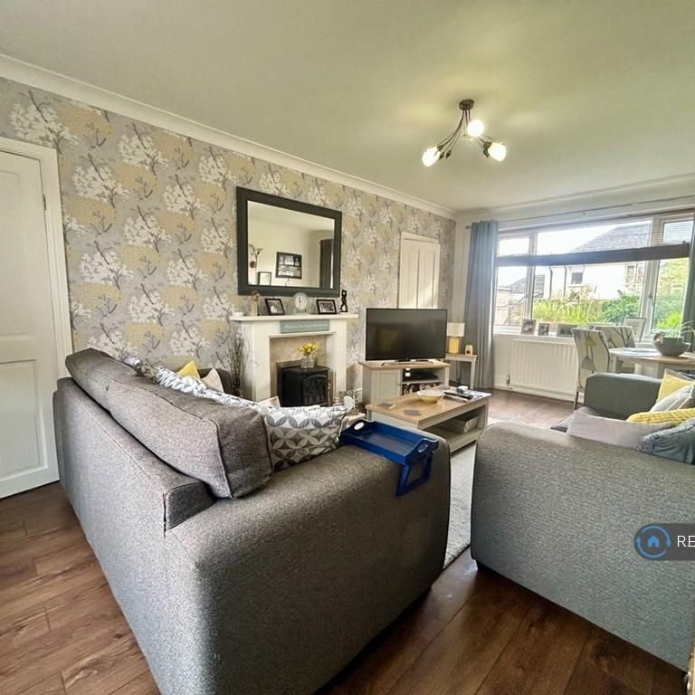 2 bedroom semi-detached house to rent - Photo 1