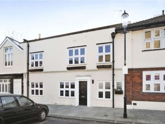 A well presented house over two floors. - Photo 1