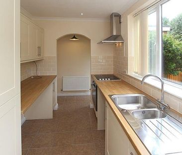 3 bedroom semi-detached house to rent - Photo 4