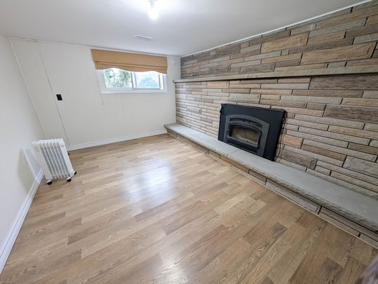 All Inclusive 3 Bedroom Lower unit in Welland! - Photo 1