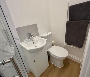Studio Flat, Linden Mansions, N6 - Photo 5