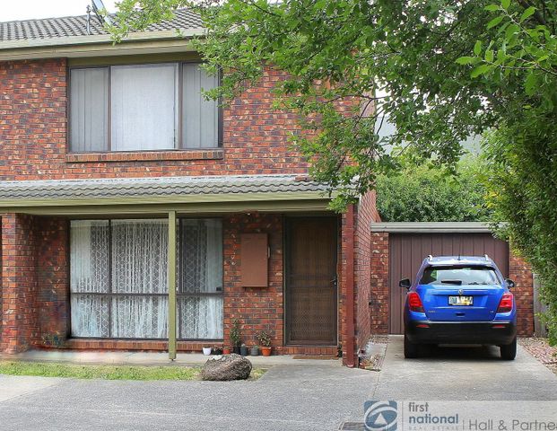Two Bedroom Townhouse - Walk To Everything - Photo 1