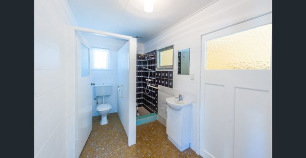 LOWSET DUPLEX UNIT CLOSE TO THE RIVER! - Photo 1