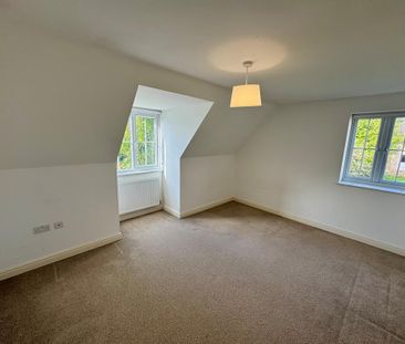 4 bedroom detached house to rent - Photo 3