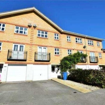 Ogden Park, Bracknell, RG12 - Photo 1
