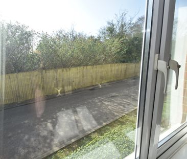 2 bed flat to rent in The Fairways, Golden Mile View, NP20 - Photo 4