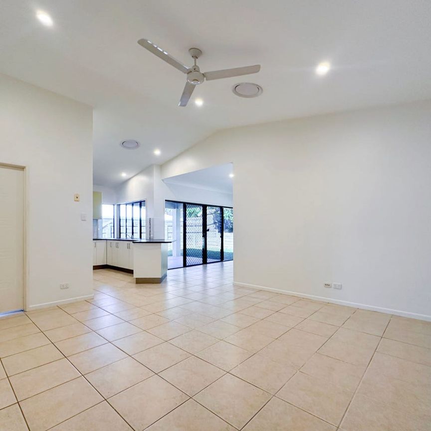 41 Brooksfield Drive, Sarina Beach - Photo 1