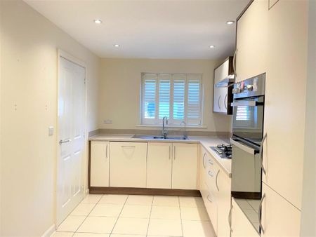 Sika Gardens, Three Mile Cross, Reading, RG7 1WF - Photo 4