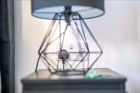 1 bedroom in a house share to rent - Photo 2