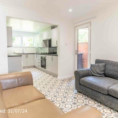 Halifax Court, 35 Peel Close, Heslington - Photo 1