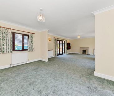 3 bedroom detached bungalow to rent - Photo 2
