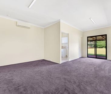 Charming Character Chamfer in Convenient Newtown Location! - Photo 4