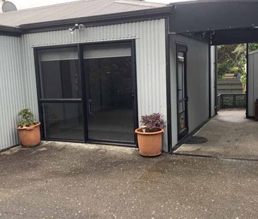 2 Bedroom 2 Bathroom Home - Photo 4